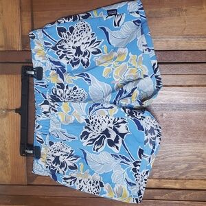 Patagonia 2.5" Barely Baggies Shorts Sz L